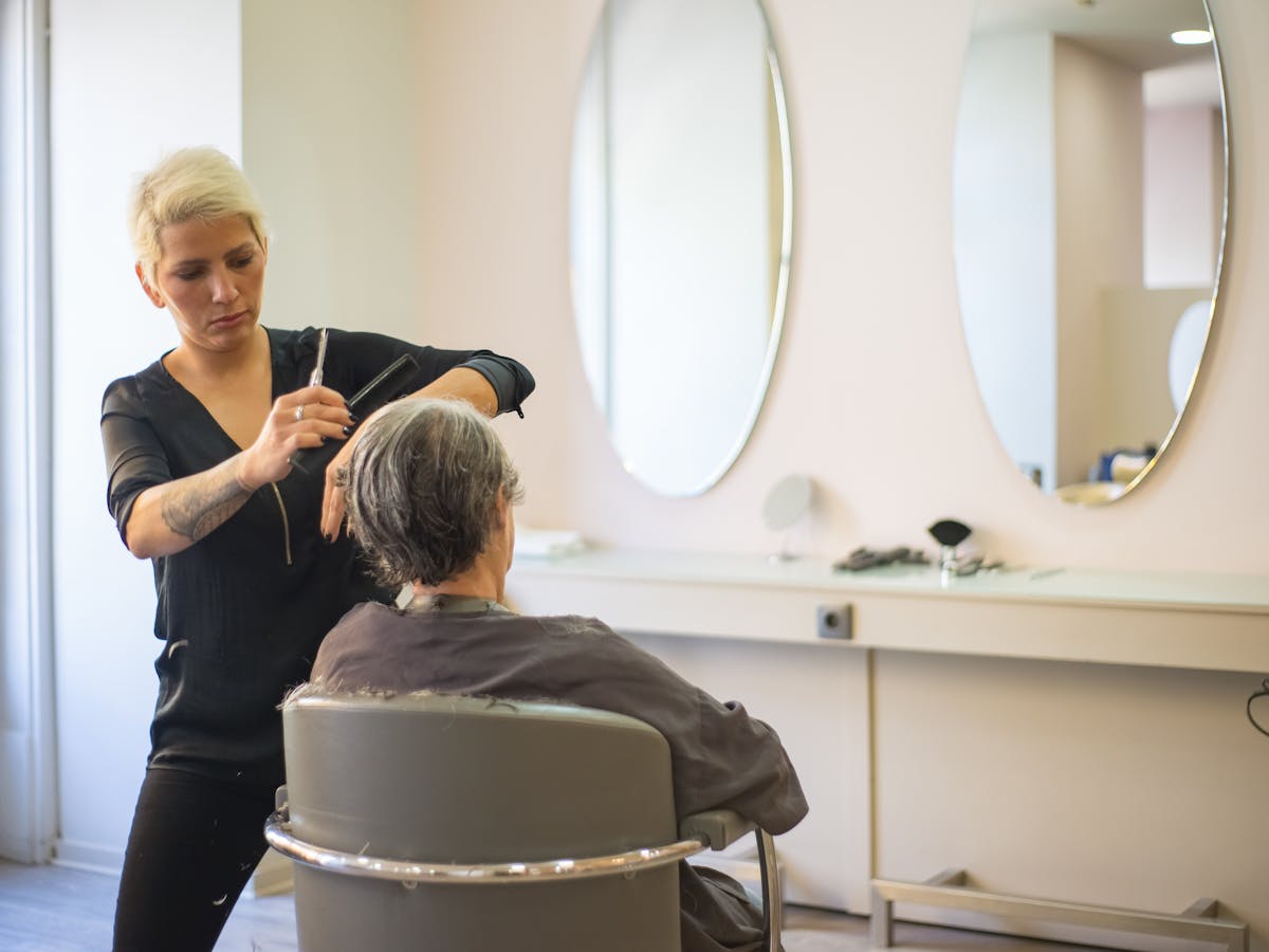 Salon reception area. Best Unisex Beauty Parlor Bhubaneswar Odisha | Sha lovJagamara